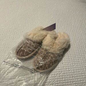 Stars Above Tan and Cream Slippers